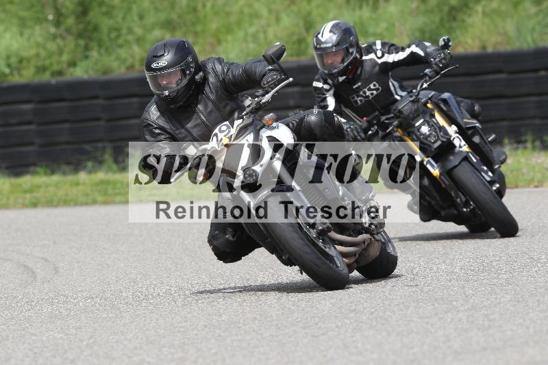 Archiv-2025/10 23.04.2025 Cornu Master School ADR/rot-rouge/29